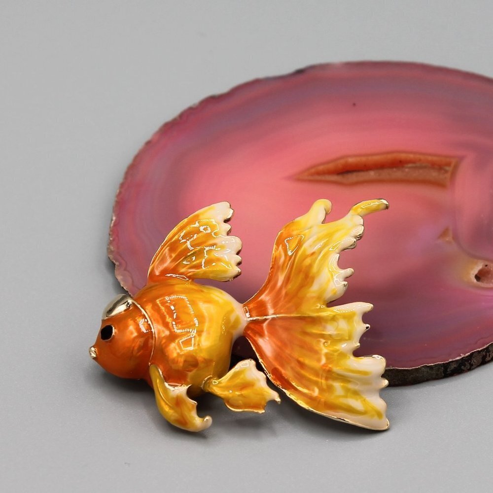 Jewelry pin brooch gold fish good luck lucky water gold tone orange yellow new